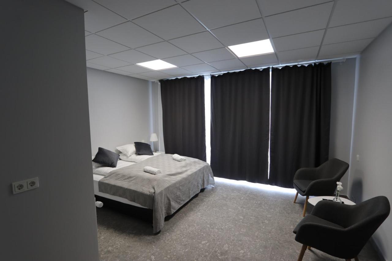 Hotel Tjarna Njarthvik Экстерьер фото