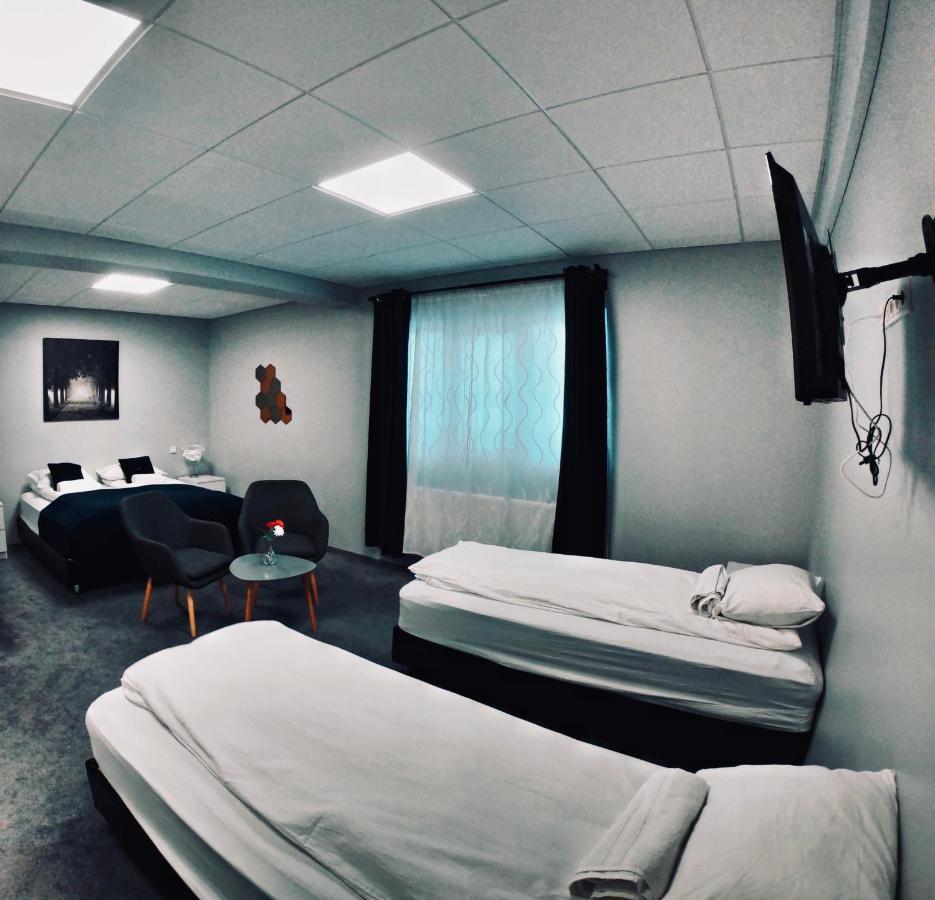 Hotel Tjarna Njarthvik Экстерьер фото